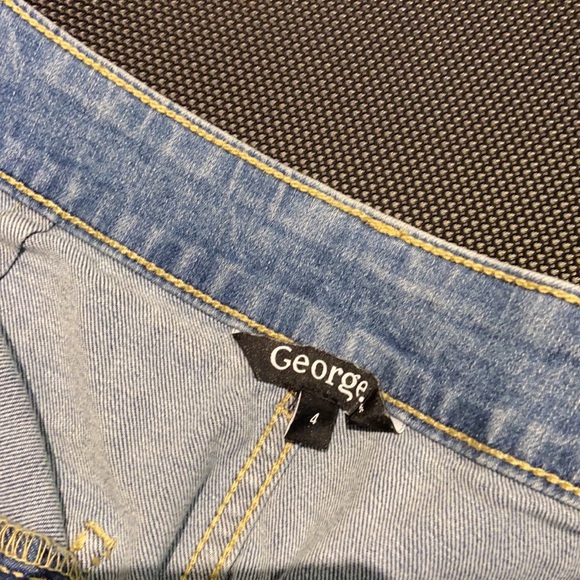 💙3/$30•denim skirt📦 - Picture 3 of 4